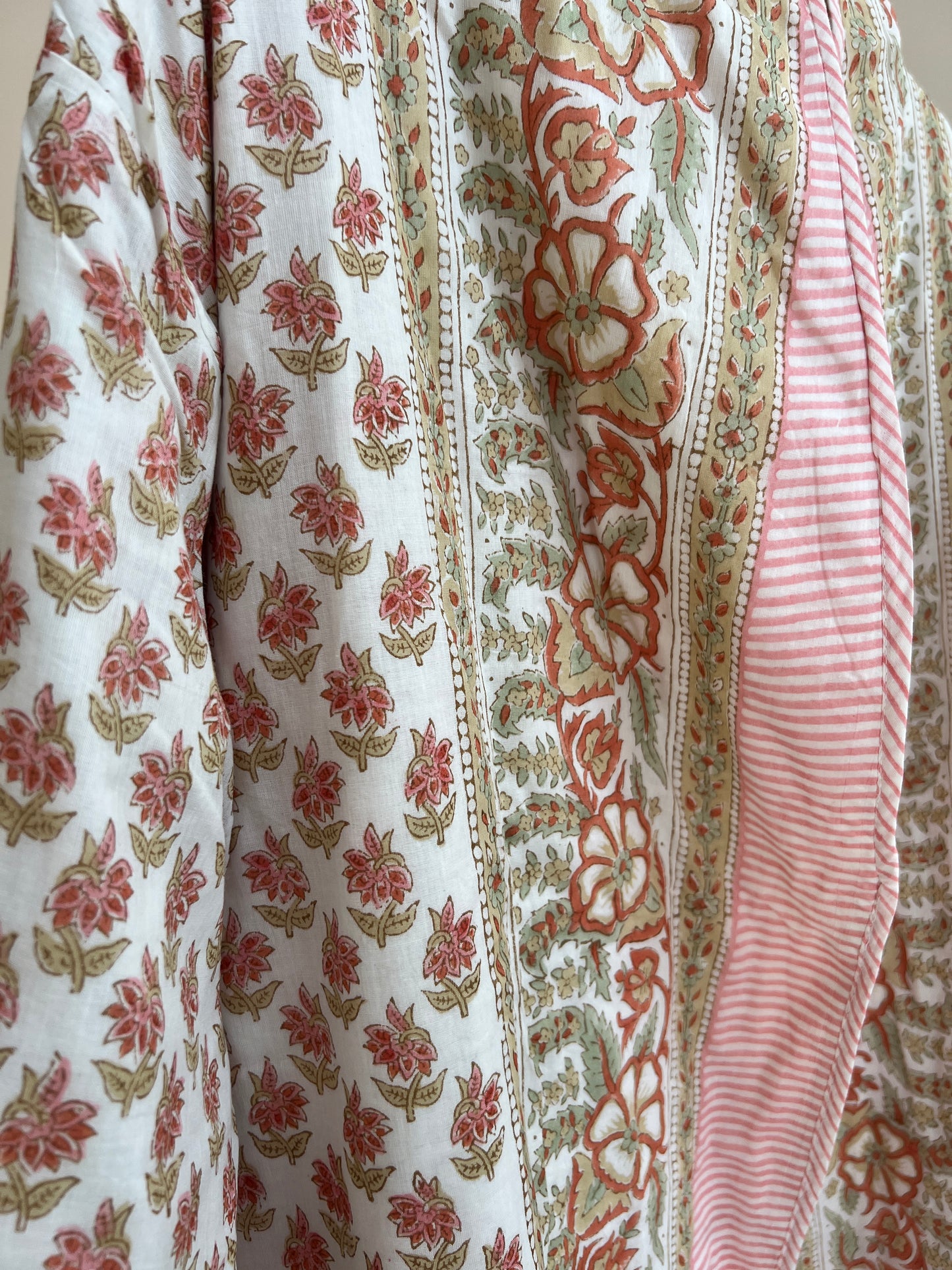 July Reversible Robe in Pink