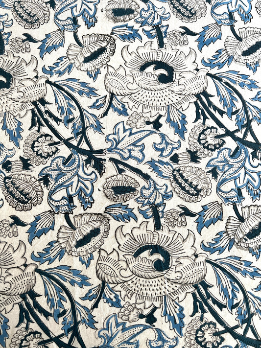 Molly White + Blue Table Linens (AL1003)