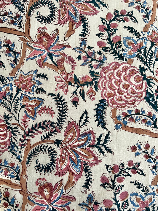 Carroll White Table Linens (AL1012)