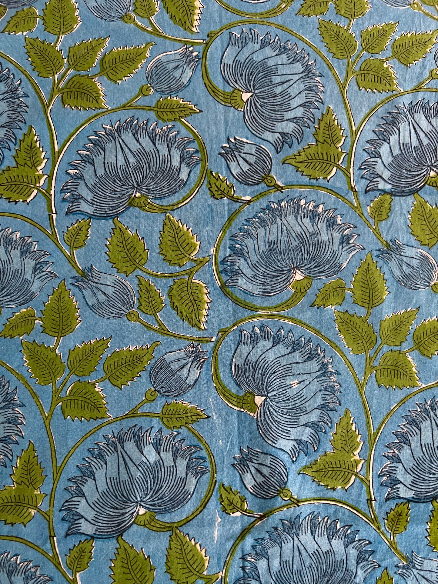 Lilly Blue Table Linens (AL1037)